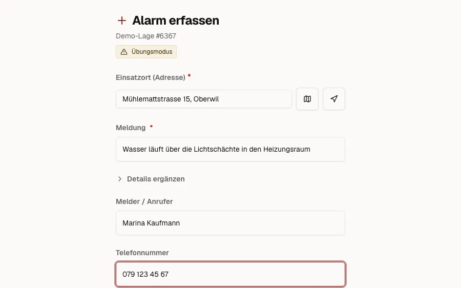 Meldeformular: Adresse, Meldung, Priorität, Einsatzart und Angaben zum Melder